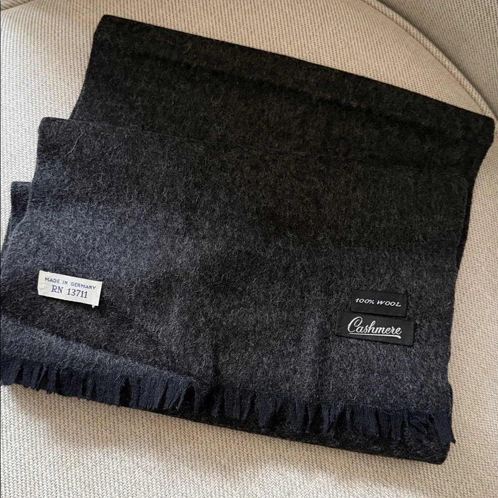 Cashmere Brand Gray 100% Wool Luxurious Cold Weather Scarf. Germany 1980’s